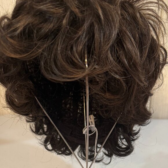 Paula Young Wig A5036 W/L Color Me Beautiful Color SF6/11 Brunette sizeA BNIB - Picture 3 of 11